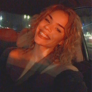 Meet your Posher, Layla